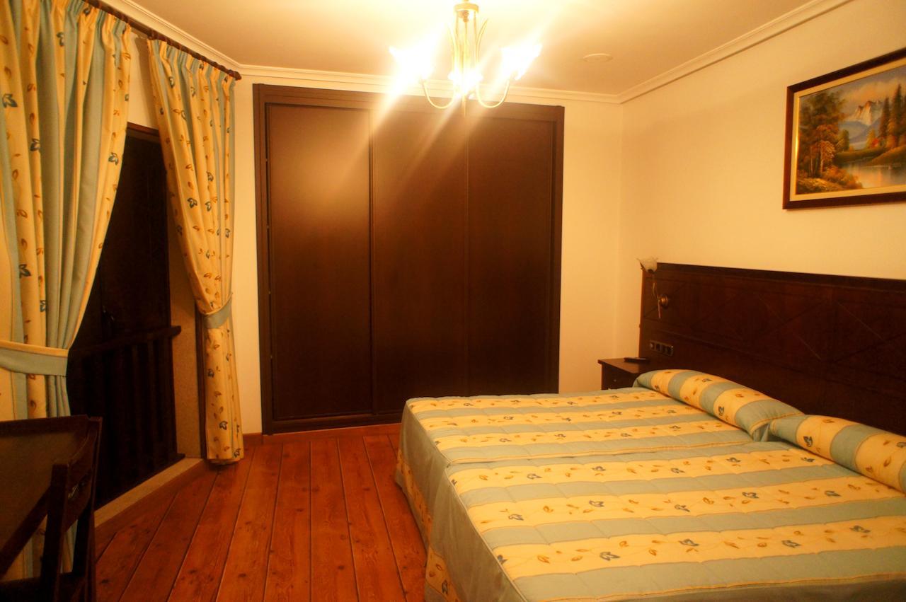 Mirador Da Ribeira Hotel Viana do Bolo Room photo